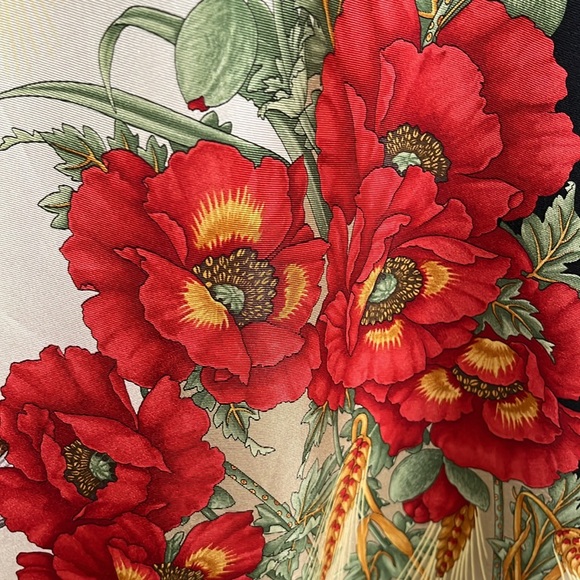 Salvatore Ferragamo Scarf Silk - Picture 8 of 13